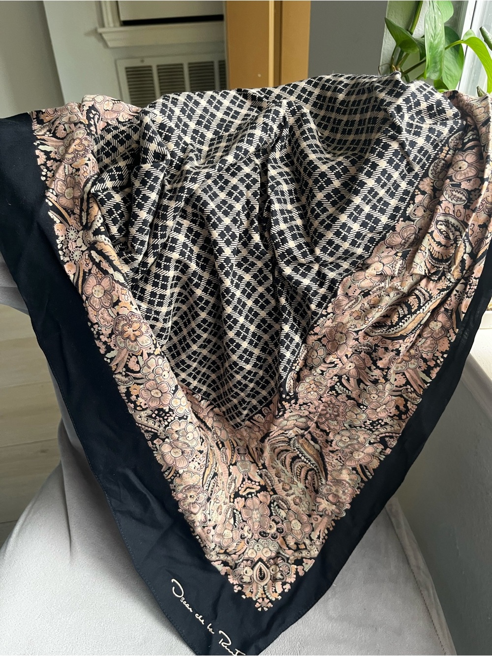 Oscar de la Renta Black, Blush & Cream Paisley and Check Silk Scarf - Picture 2 of 3